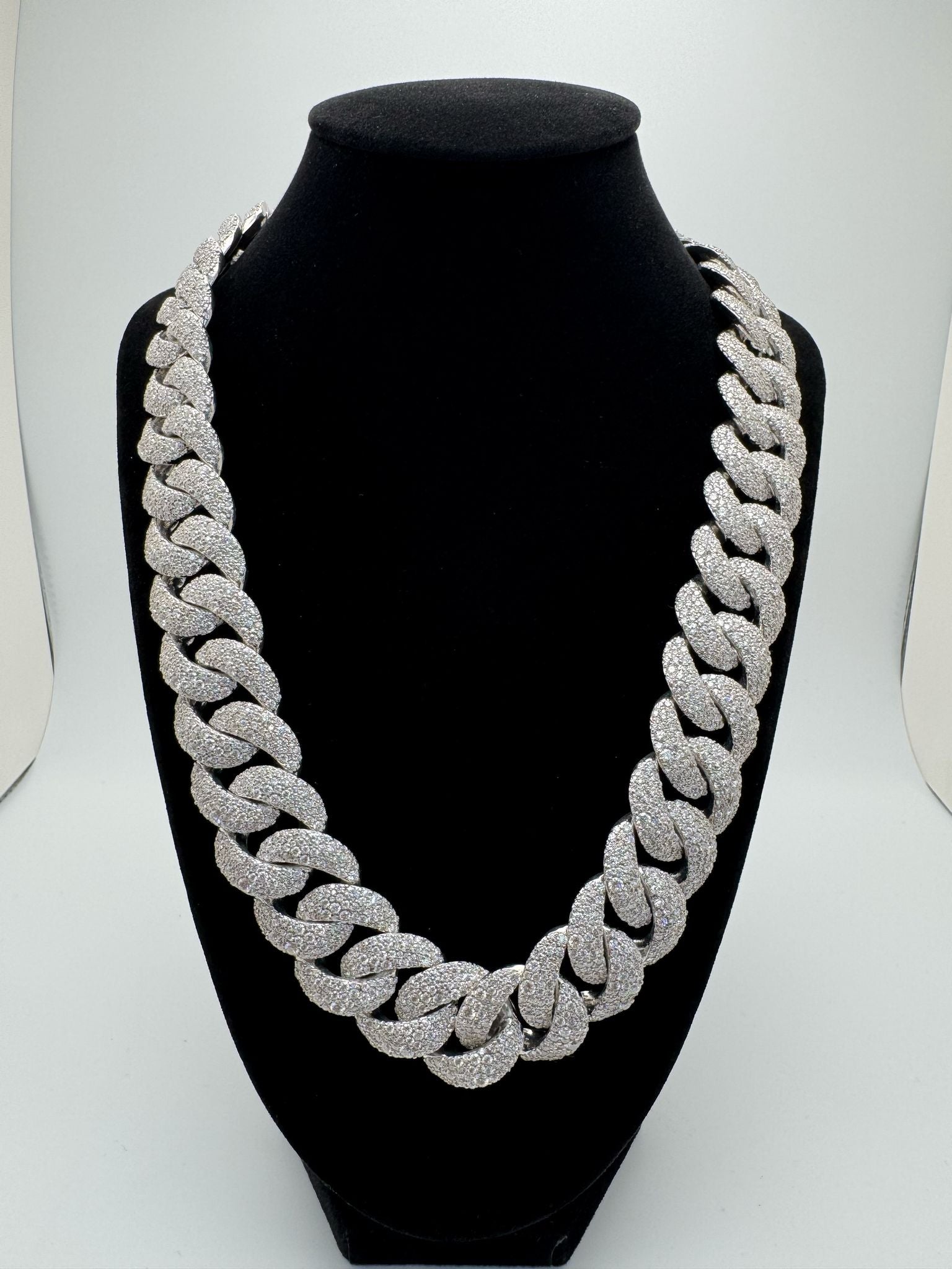 Silver with 70carat moissanite stones